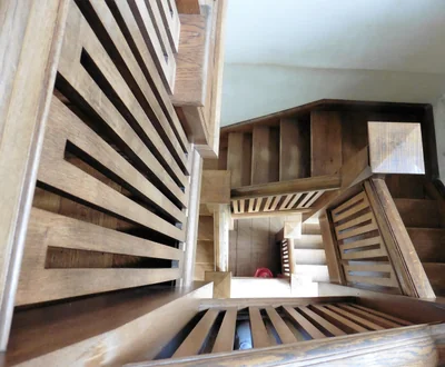 Comment protéger efficacement les marches d’escalier en bois ?
