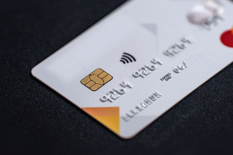 Carte bancaire anonyme : tout savoir pour payer en toute discrétion en 2025